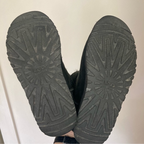 UGG | Bailey Mini Low Top Short Sheepskin Shearling Wool Bow Ankle Boot - Picture 6 of 8